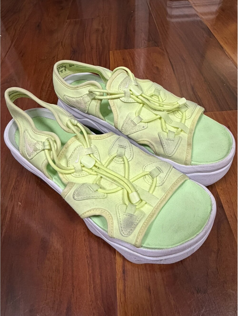 Womens Size 11 Nike Air Max Koko Sandals Lime Green White CW9705-700